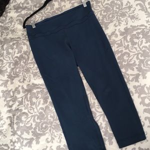 Lululemon teal crop